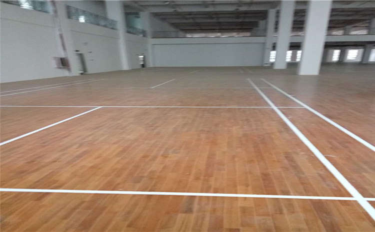 成都楓木運動木地板生產(chǎn)廠家